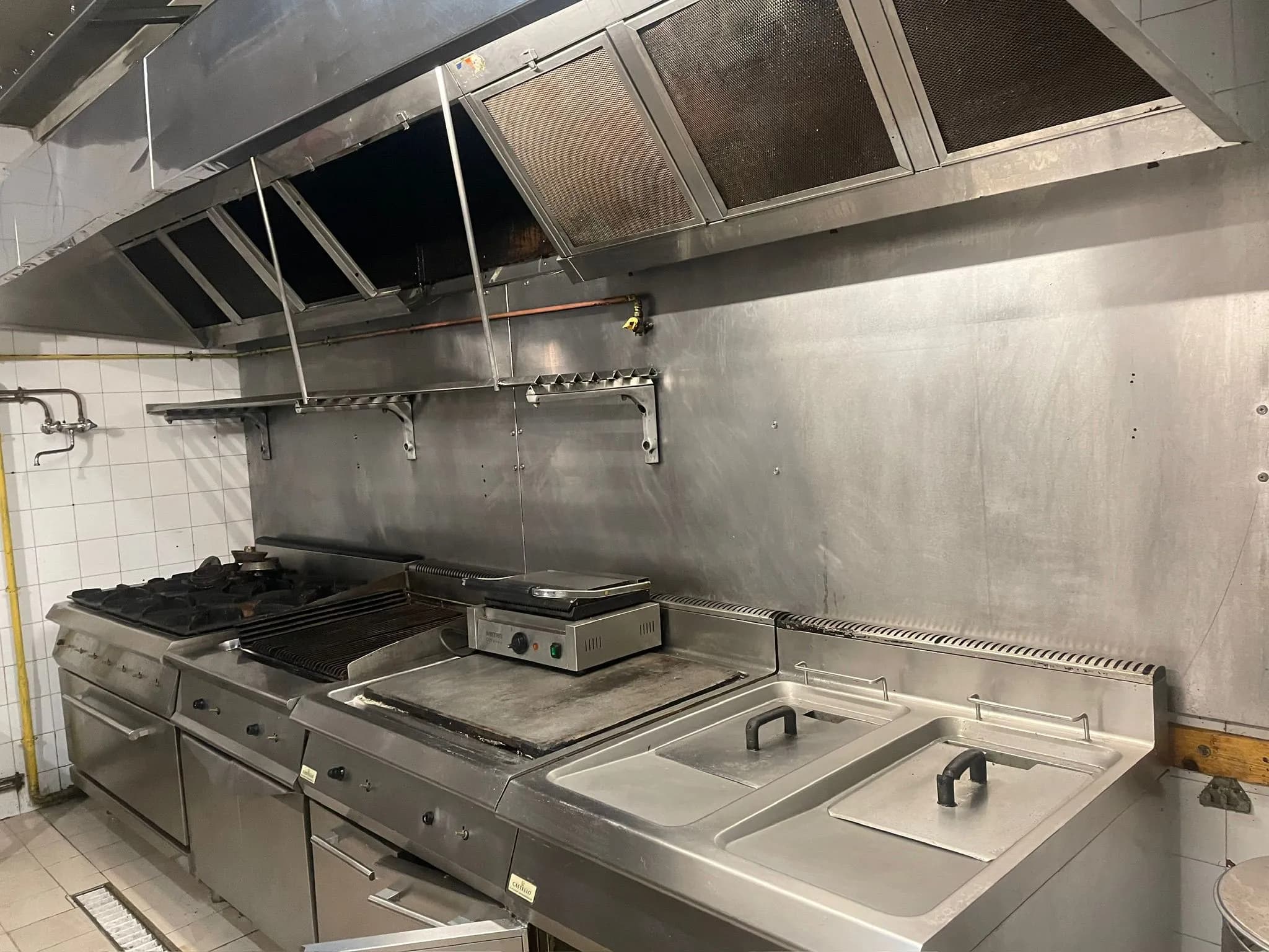 Après: Nettoyage de cuisine professionnelle : avant et après